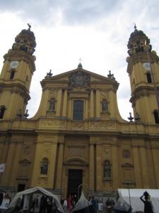 Церковь Театинеркирхе (нем. Theatinerkirche)